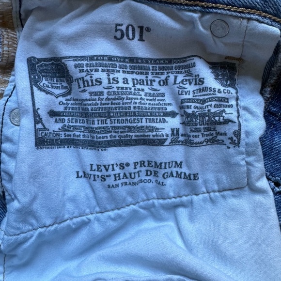 Levi shorts size 26-27 - Picture 3 of 7